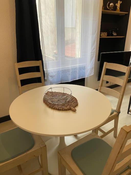 Ferienwohnung L'Augusteum Nîmes Exterior foto