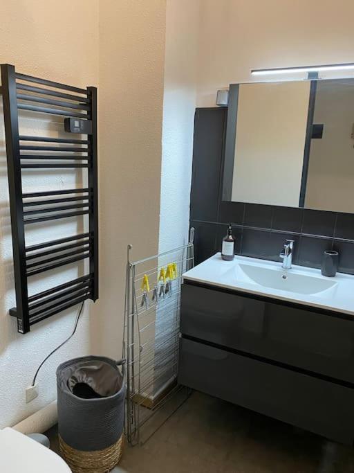 Ferienwohnung L'Augusteum Nîmes Exterior foto