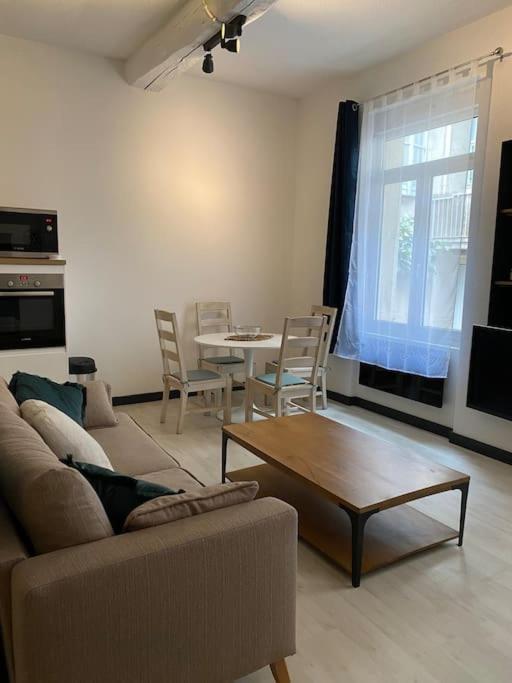 Ferienwohnung L'Augusteum Nîmes Exterior foto